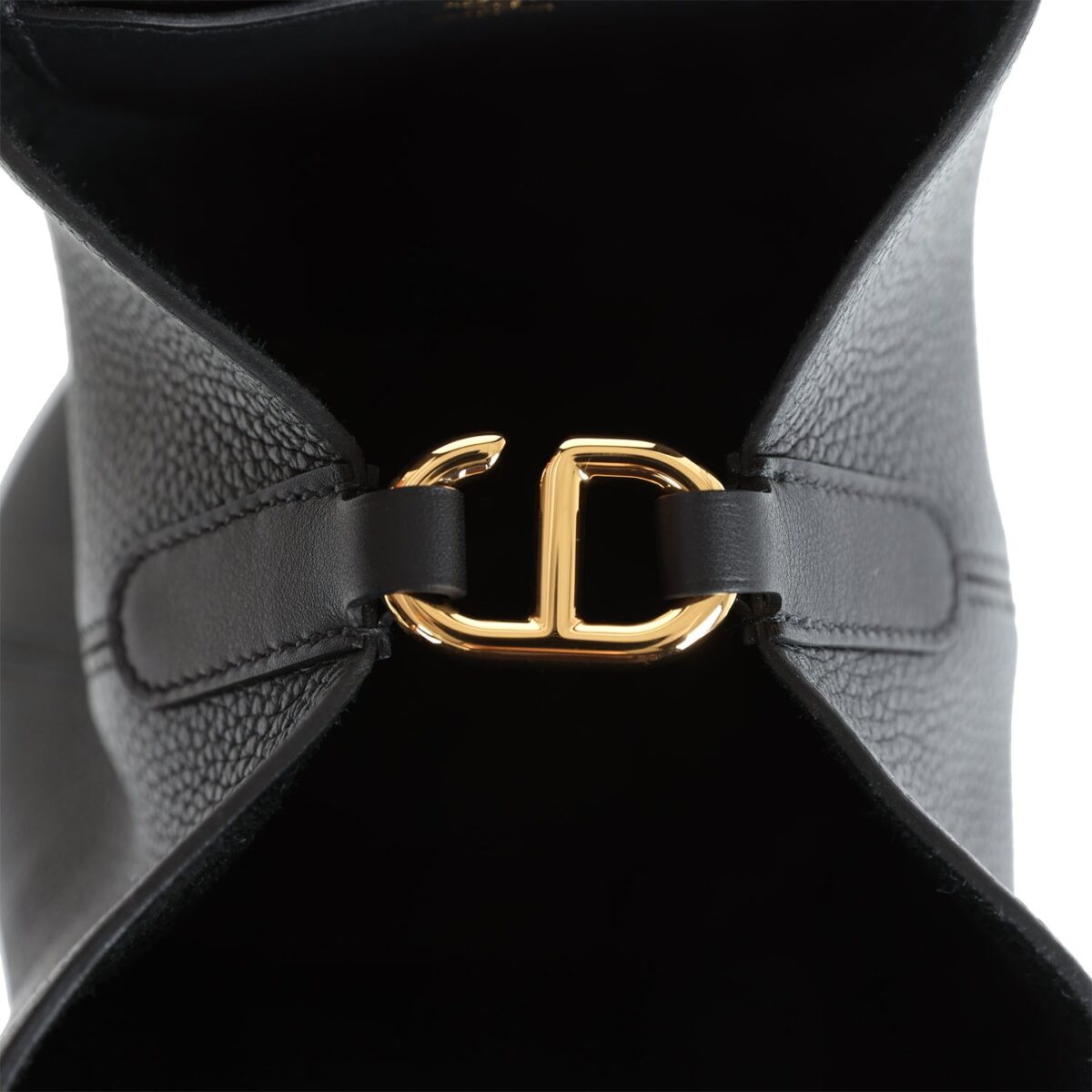 Hermès In-The-Loop 18 Black Clemence and Swift Gold Hardware - Image 5