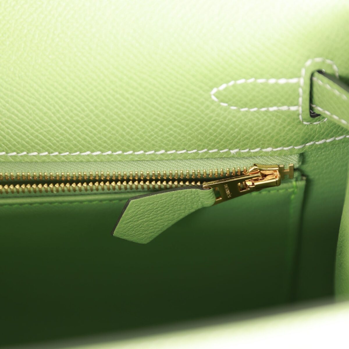 Hermès Special Order (HSS) Kelly Sellier 25 Vert Criquet Epsom Permabrass Hardware - Image 9